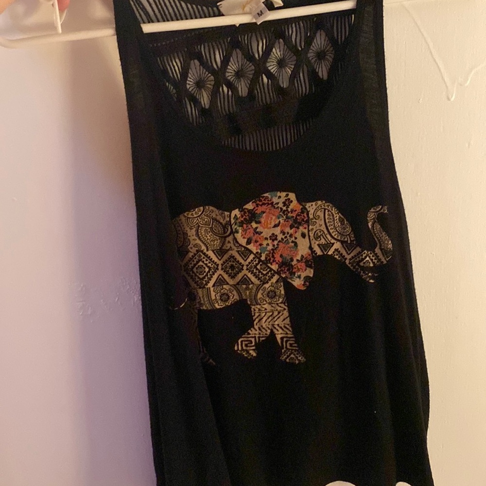 Super cute black cropped tank